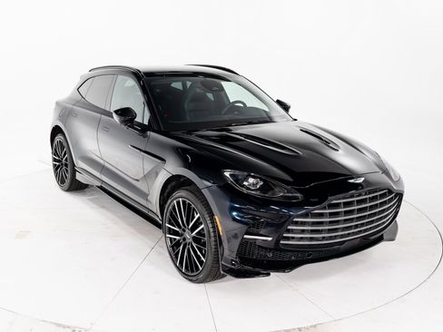 Used 2025 Aston Martin DBX 707 image 7