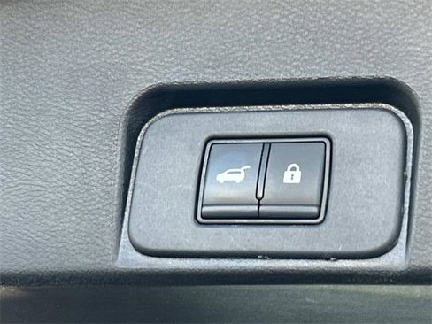 Used 2023 Nissan Rogue SL w/ SL Premium Package image 14