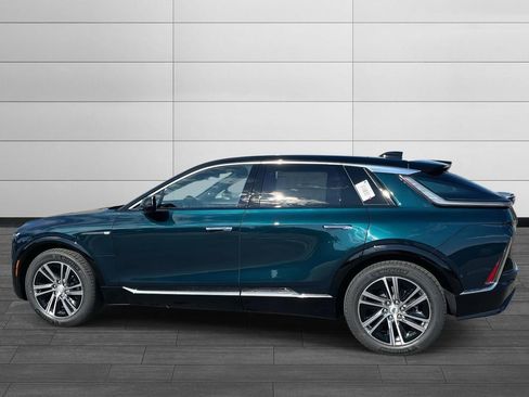 New 2025 Cadillac Lyriq Luxury image 2