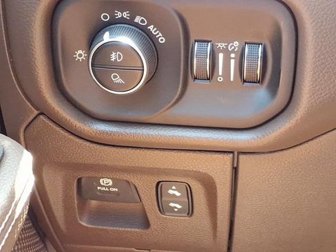New 2026 RAM 1500 Laramie AWD/4WD image 24