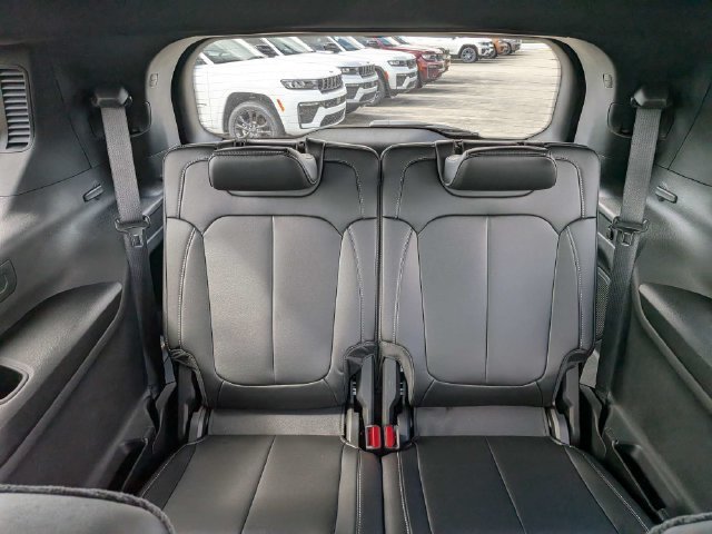 New 2027 Jeep Grand Cherokee Limited w/ Limited Altitude Package RWD image 17