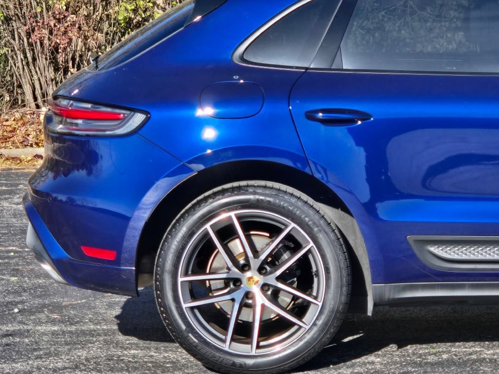 Certified 2024 Porsche Macan AWD/4WD image 13