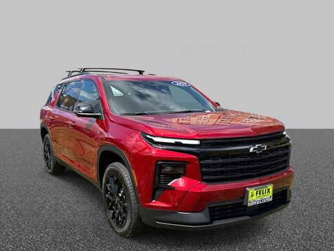 New 2025 Chevrolet Traverse LT w/ Enhanced Driving Package image 3