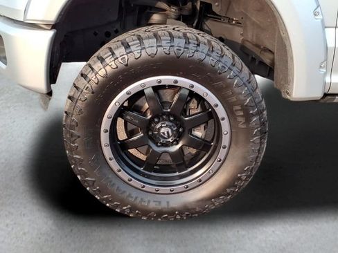 Used 2015 Ford F150 Platinum w/ Equipment Group 701A Luxury AWD/4WD image 10