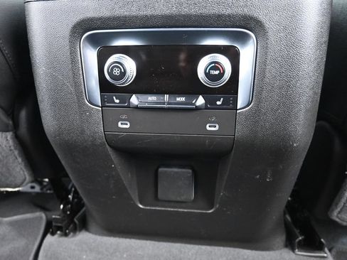 Used 2024 GMC Yukon XL AT4 AWD/4WD image 34