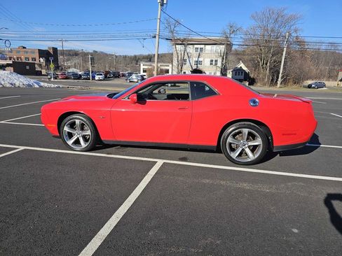 Used 2015 Dodge Challenger R/T w/ Quick Order Package 22B R/T image 17