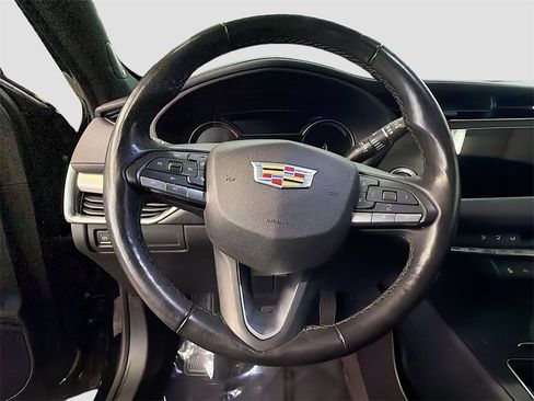 Used 2020 Cadillac XT4 Premium Luxury w/ Cold Weather Package image 11