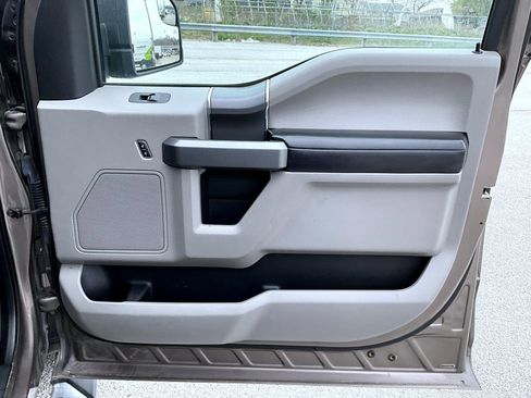 Used 2018 Ford F150 XLT w/ Equipment Group 302A Luxury AWD/4WD image 18