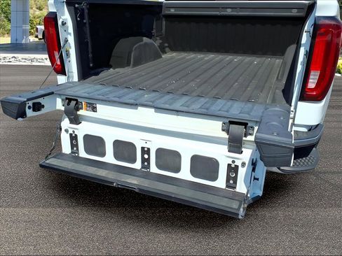 Used 2021 GMC Sierra 1500 SLT image 16