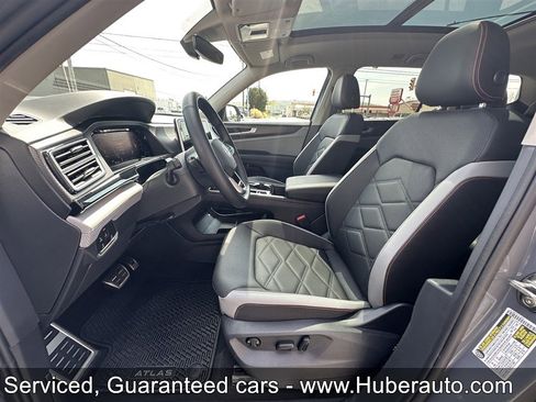 Used 2025 Volkswagen Atlas Peak Edition SE AWD/4WD image 10