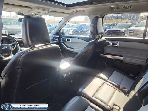 Used 2023 Ford Explorer XLT w/ Equipment Group 202A AWD/4WD image 26