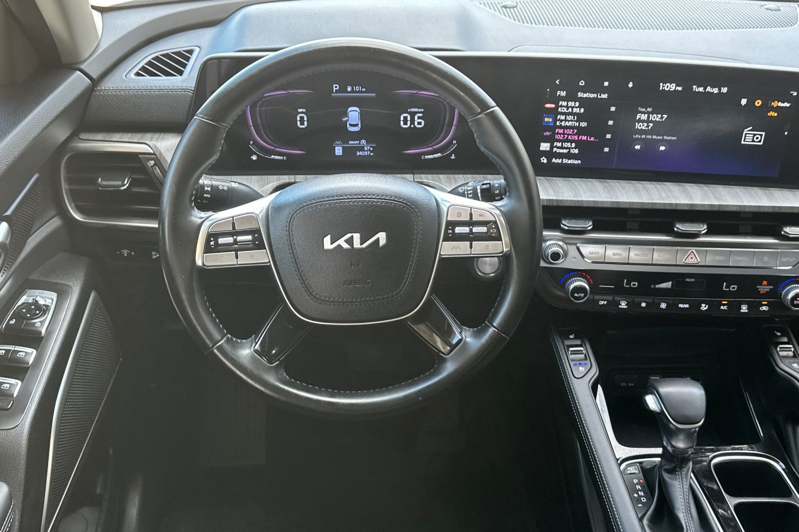 Used 2024 Kia Telluride EX w/ EX Captain's Chair Package FWD image 14