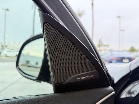 Used 2024 BMW X4 M40i w/ Premium Package image 6