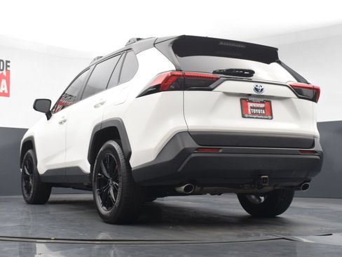 Used 2020 Toyota RAV4 XLE w/ XLE Grade Weather Package AWD/4WD image 28