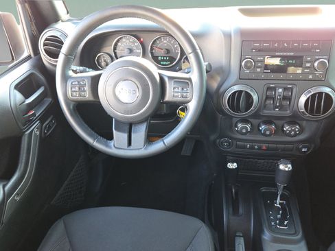 Used 2018 Jeep Wrangler Unlimited Sport S image 28