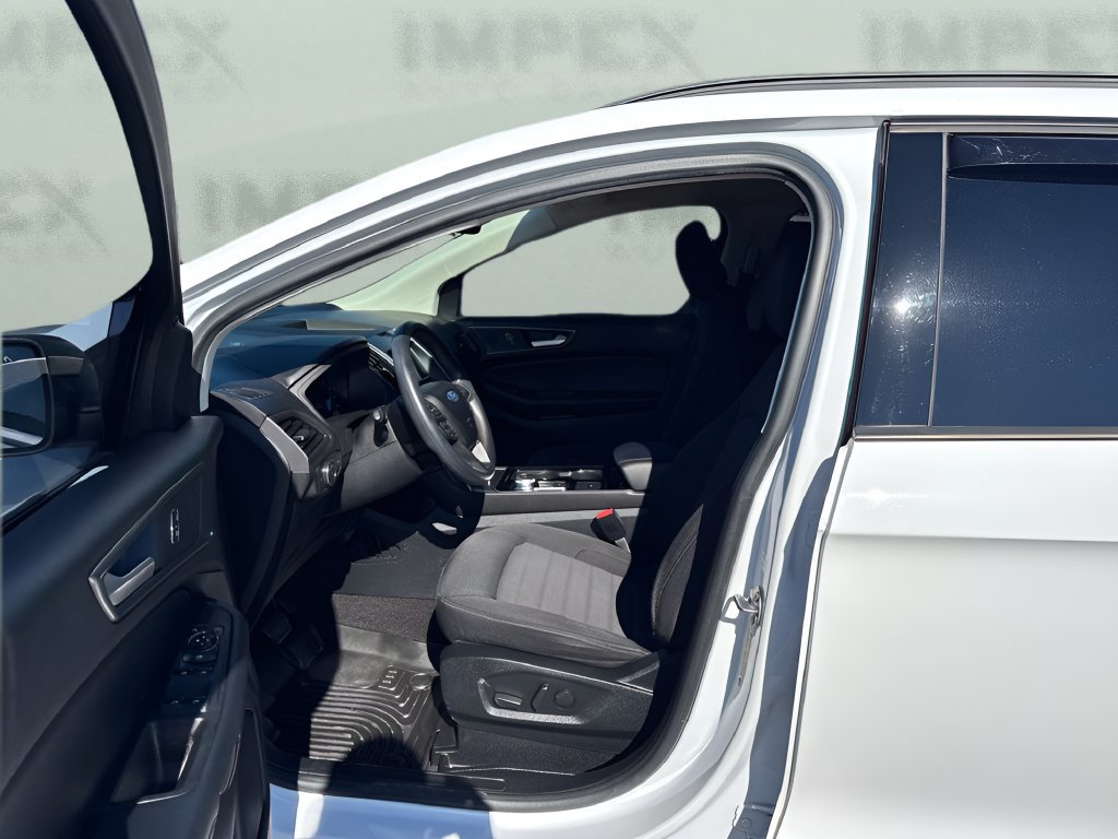 Used 2020 Ford Edge SE FWD image 9