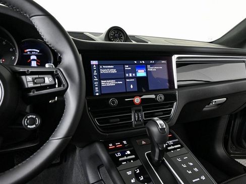 Used 2026 Porsche Macan image 12