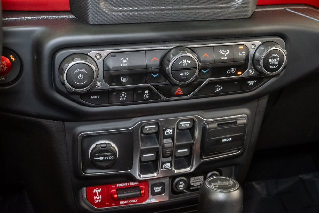 Used 2019 Jeep Wrangler Unlimited Rubicon AWD/4WD image 16