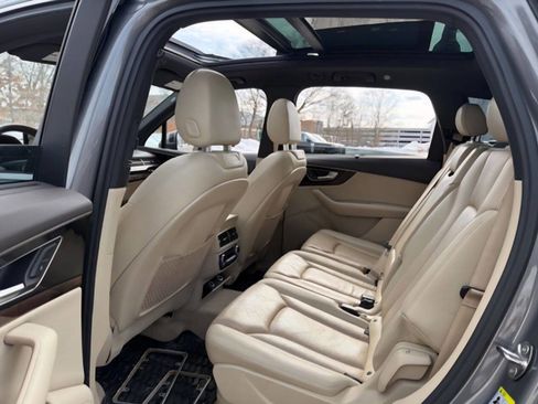 Used 2017 Audi Q7 3.0T Premium Plus w/ Premium Plus Package image 9