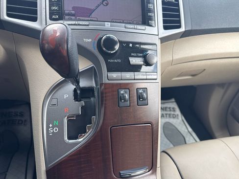 Used 2011 Toyota Venza AWD w/ Premium Pkg #2 image 33