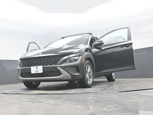 Used 2023 Hyundai Kona SEL AWD/4WD image 30