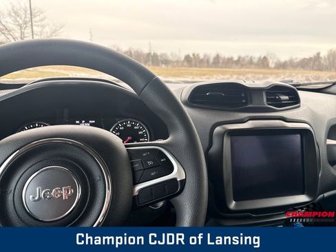 Used 2023 Jeep Renegade Latitude image 14