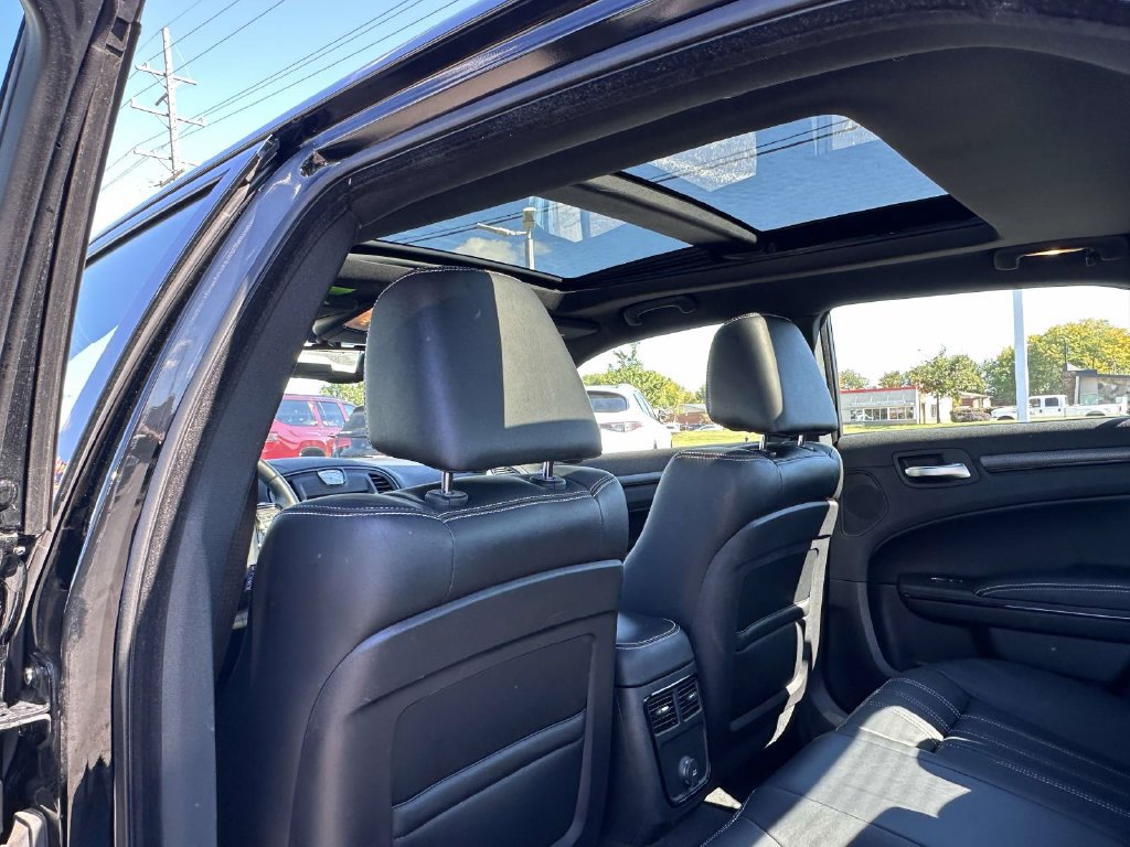 Used 2013 Chrysler 300 S AWD/4WD image 16