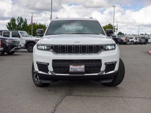Used 2025 Jeep Grand Cherokee L Limited AWD/4WD image 2