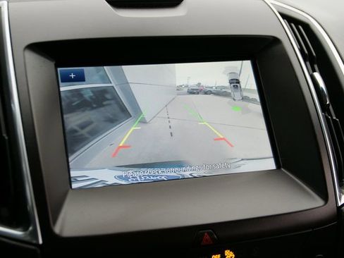 Used 2020 Ford Edge Titanium image 24