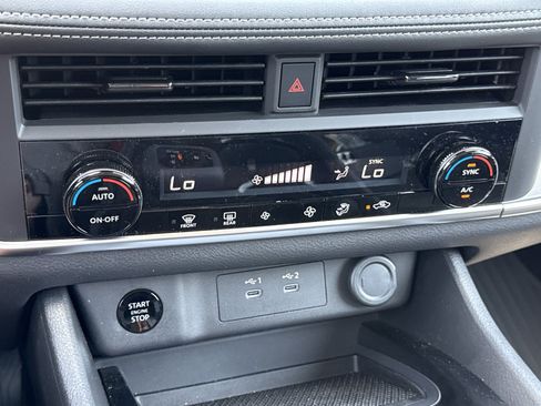 Used 2026 Nissan Rogue SV FWD image 25