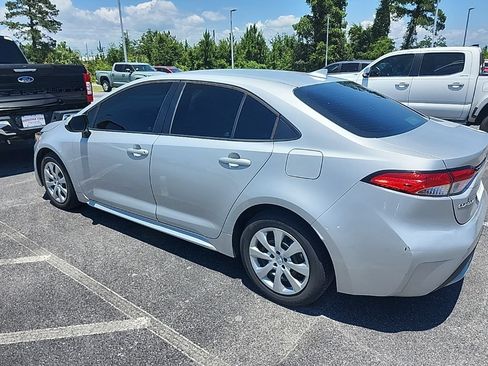 Used 2022 Toyota Corolla LE FWD image 9