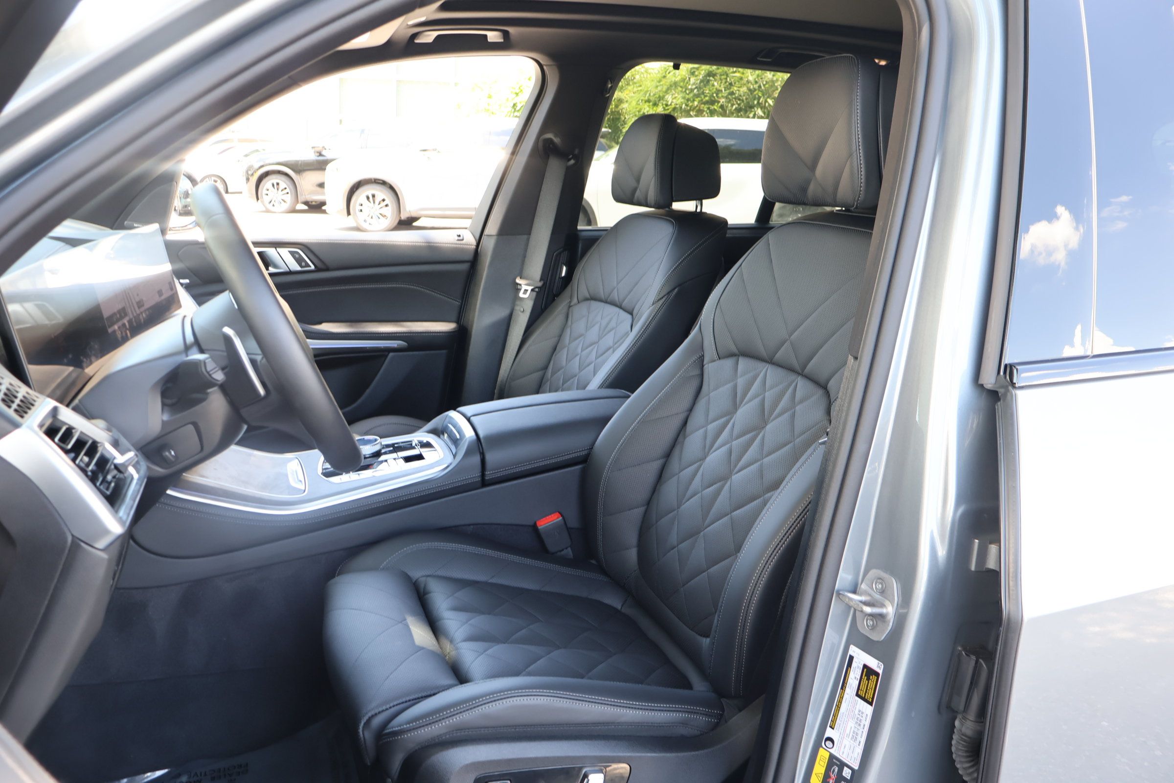 Used 2026 BMW X5 xDrive50e w/ Executive Package AWD/4WD image 2