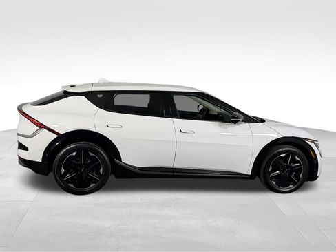 Used 2025 Kia EV6 Wind RWD image 7