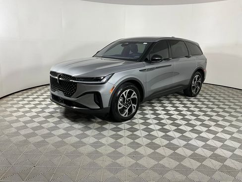 Used 2025 Lincoln Nautilus Premier w/ Jet Appearance Package image 1