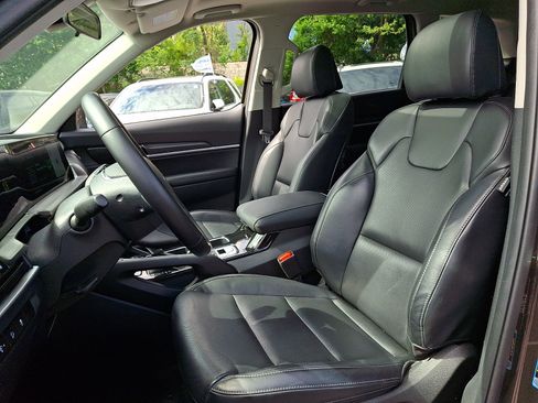Certified 2023 Kia Telluride S w/ S Sunroof Package AWD/4WD image 12