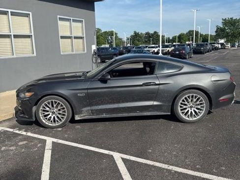Used 2017 Ford Mustang GT w/ GT Performance Package RWD image 4