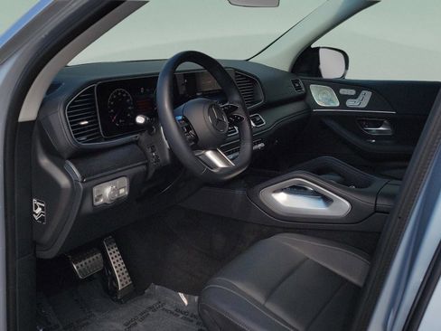 Certified 2026 Mercedes-Benz GLS 450 4MATIC image 18