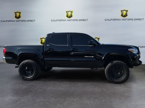 Used 2021 Toyota Tacoma SR5 AWD/4WD image 4