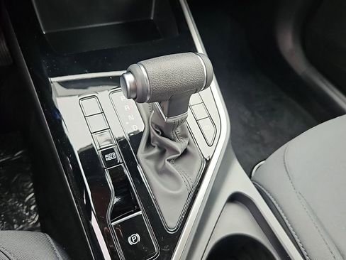 New 2026 Kia Niro LX image 11