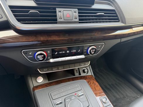 Used 2019 Audi Q5 2.0T Premium AWD/4WD image 18