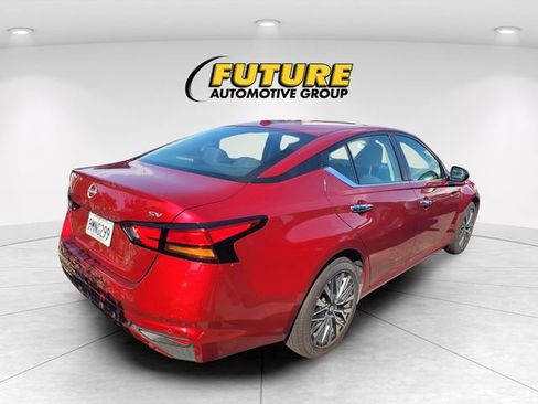 Certified 2024 Nissan Altima 2.5 SV FWD image 3