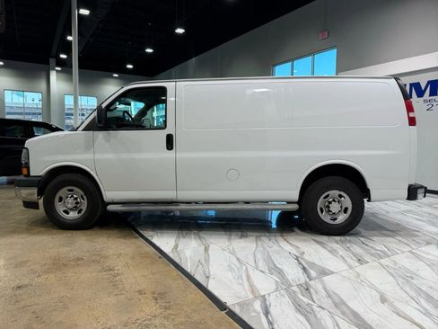 Used 2019 Chevrolet Express 2500 w/ Driver Convenience Package image 9