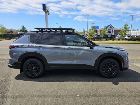 New 2026 Mitsubishi Outlander Trail Edition AWD/4WD image 4