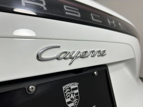Used 2019 Porsche Cayenne AWD/4WD image 12