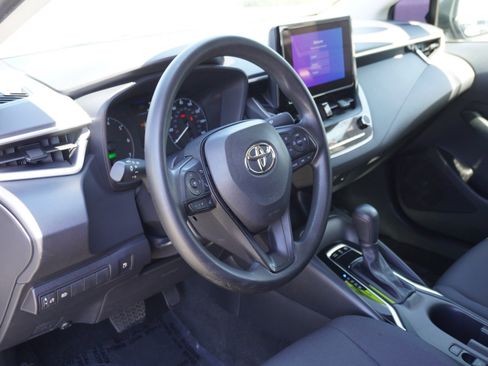 Used 2024 Toyota Corolla LE w/ LE Convenience Package FWD image 18