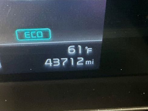 Used 2023 Kia Niro SX Touring image 21