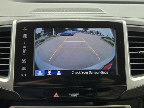 Used 2017 Honda Pilot Touring image 14