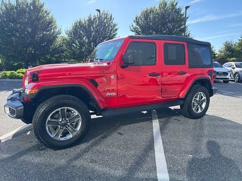 Used 2022 Jeep Wrangler Unlimited Sahara w/ Cold Weather Group AWD/4WD image 1