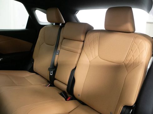 Used 2024 Lexus RX 350 Premium w/ Convenience Package FWD image 33