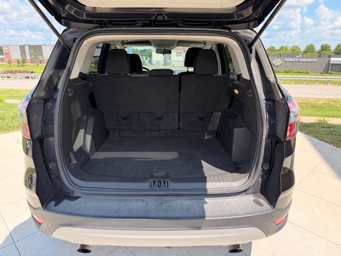 Used 2017 Ford Escape SE FWD image 29